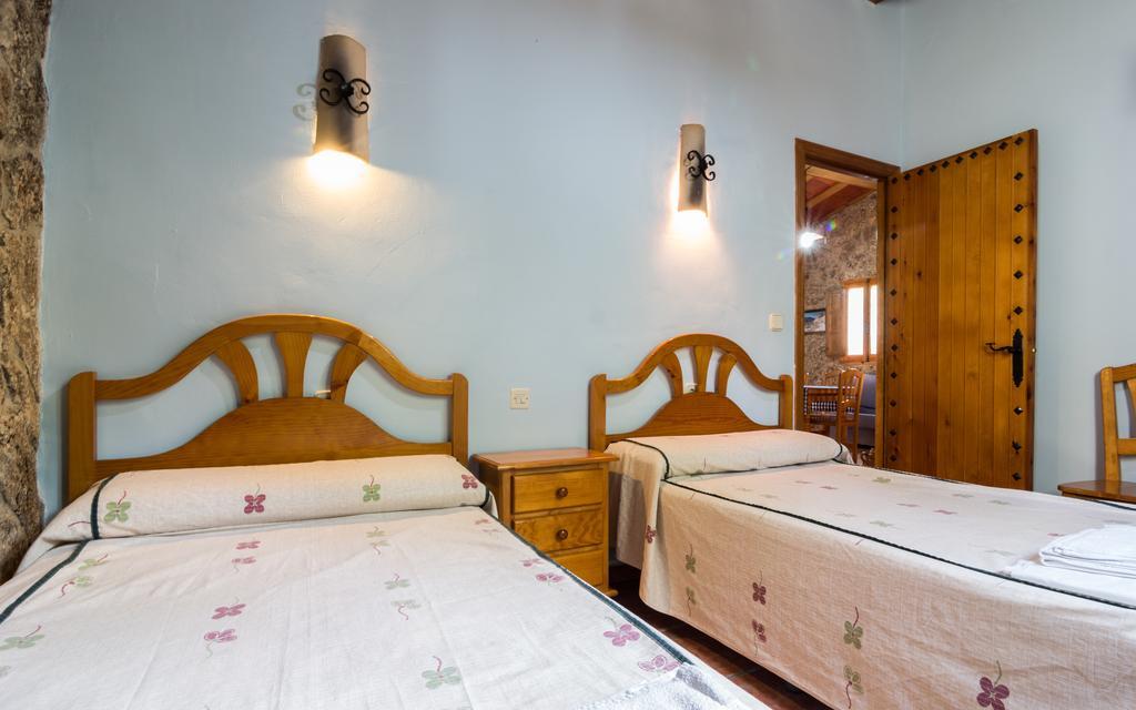 Casas Rurales Los Enebros แนร์ปิโอ ภายนอก รูปภาพ